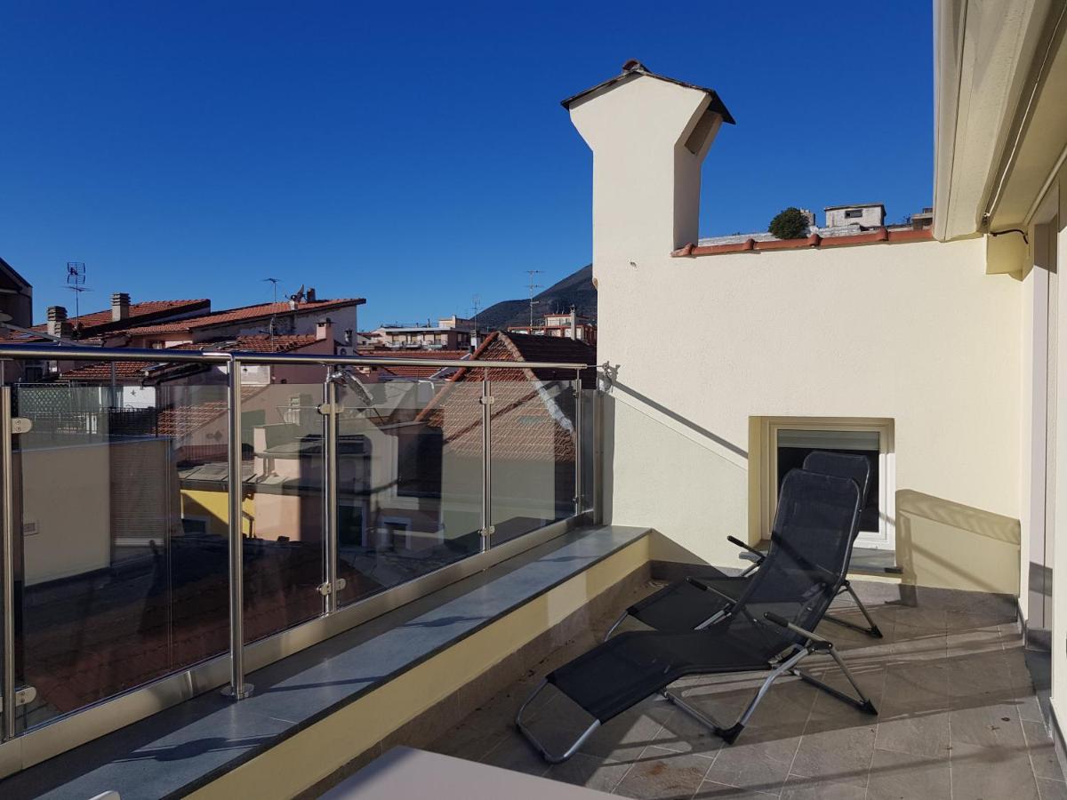 CASAVIVA - Casa Vacanze a Ceriale con terrazza Esterno foto